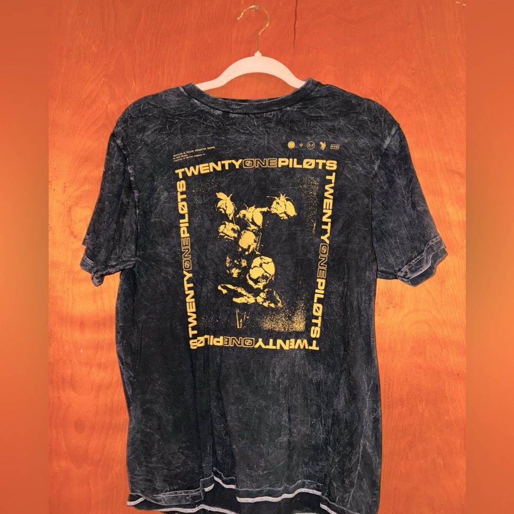 black twenty one pilots shirt